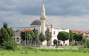 Nicht nur beim Tag der offenen Moschee, auch zum Freitagsgebet, kommen in der Fatih-Moschee in Heilbronn viele Gläubige zusammen.
Foto: Andreas Veigel