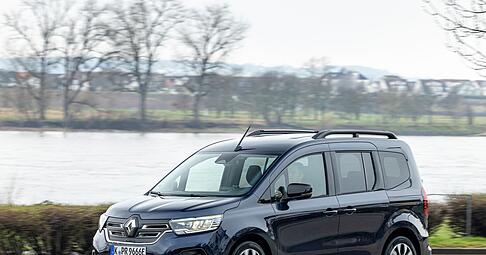 Weil er innen viel Platz bietet, ist der Renault Kangoo besonders bei Familien beliebt. Nun gibt es ihn nicht nur als Hochdach-Kombi, sondern auch mit Elektro-Antrieb.