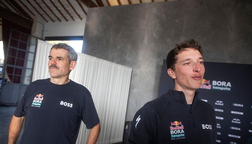 Teamchef Ralph Denk (l) mit Florian Lipowitz. (Archivbild)