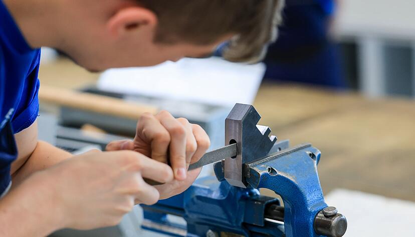 Weniger Ausbildungsplätze bei Industrie- und Handel besetzt. (Archivbild) Weniger Ausbildungsplätze bei Industrie- und Handel besetzt. (Archivbild)