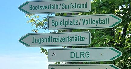 Grillen, Wasserpfeiffen und Radeln auf den Wiesen sind verboten.
Foto: Friedrich Grillen, Wasserpfeiffen und Radeln auf den Wiesen sind verboten.
Foto: Friedrich