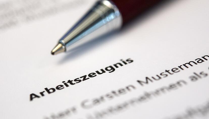&laquo;Stets&raquo; und &laquo;voll&raquo;: unauff&auml;llige Worte, die im Arbeitszeugnis aber viel ausmachen.