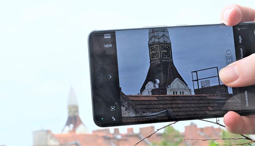 Mit vier verschiedenen Objektiven vom Ultraweitwinkel bis zum 5-fach-Tele bietet das Xiaomi 13 Ultra eine Kamera der Spitzenklasse im Smartphone-Bereich. Mit vier verschiedenen Objektiven vom Ultraweitwinkel bis zum 5-fach-Tele bietet das Xiaomi 13 Ultra eine Kamera der Spitzenklasse im Smartphone-Bereich.