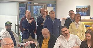 Entt&auml;uschte Gesichter auf der FDP-Wahlparty in der Gesch&auml;ftsstelle in Heilbronn-B&ouml;ckingen mit Alexander Hampo (2.v.l.), rechts daneben Georg Heitlinger und Nico Weinmann.