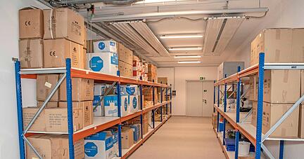 Seit zwei Jahren betreibt der Landkreis Heilbronn in Bonfeld ein Materialdepot gegen Seuchenausbrüche . 
Foto: Helmut Melchert