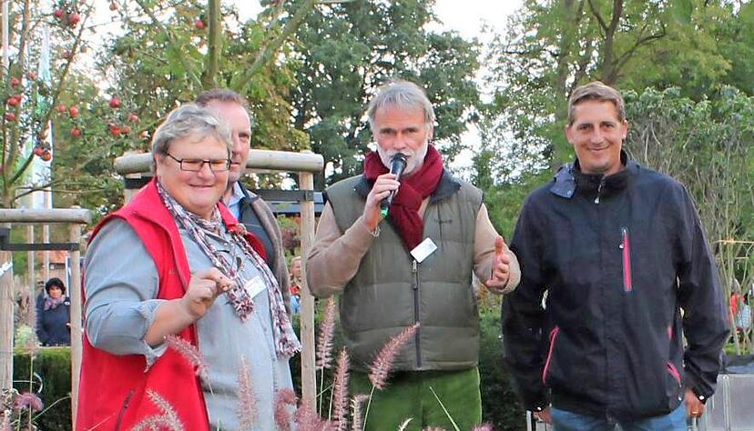 Auktion mit Gudrun Struve, Michael Moll, Volker Kudowsky, Friedrich Waller. Auktion mit Gudrun Struve, Michael Moll, Volker Kudowsky, Friedrich Waller.