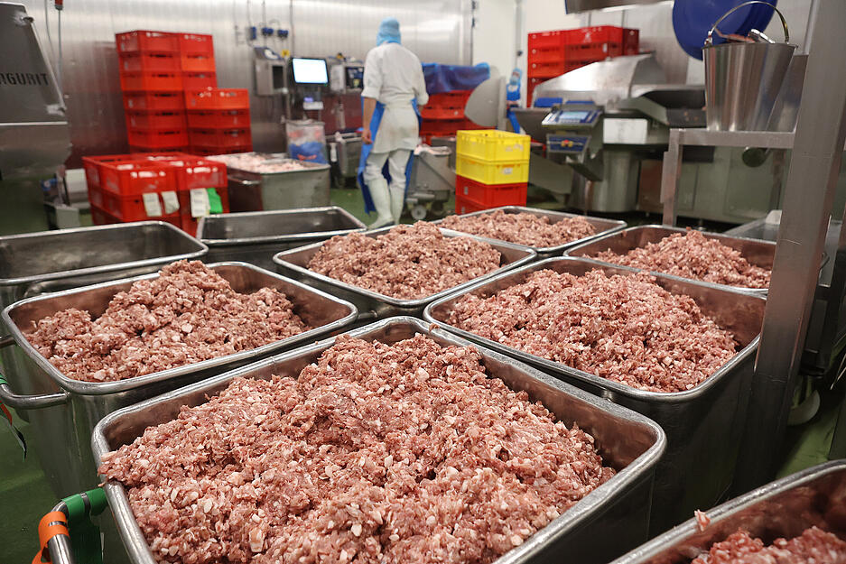 Serie "Coole Orte": Wurstwarenproduktion bei Kaufland in Heilbronn