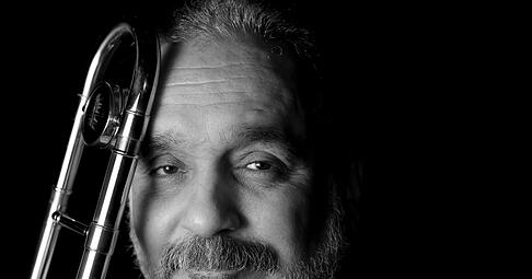 Willie Col&oacute;n wurde auch &laquo;King of Salsa&raquo; genannt.