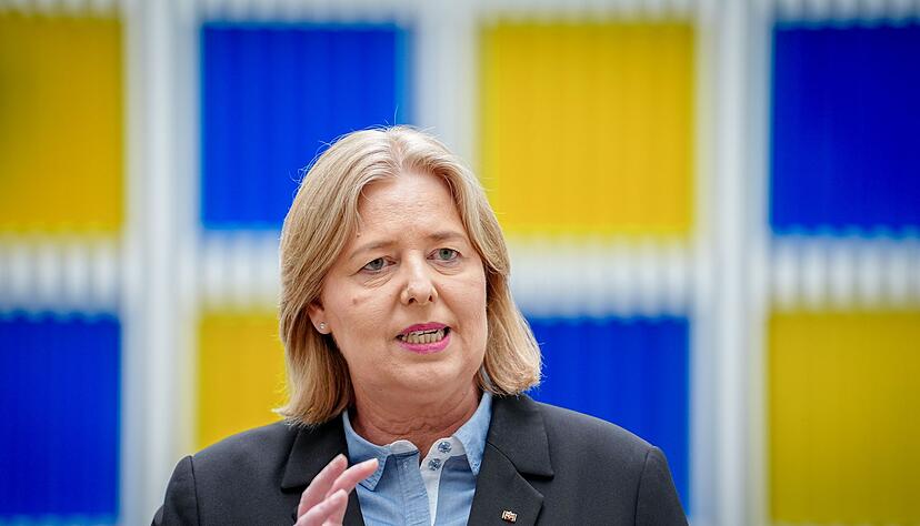 Sozialministerin B&auml;rbel Bas (SPD) setzt eine Kommission ein, die Reformvorschl&auml;ge zu Sozialleistungen machen soll. (Archivbild)