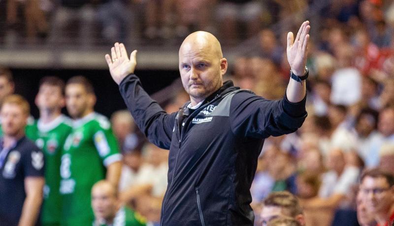 Trainer Adalsteinn Eyjolfsson wird beim HC Erlangen durch Interimscoach Rolf Brack ersetzt.