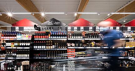 Bei den meisten Menschen wird an Weihnachten aufwendig gekocht. Discounter wie Lidl und Aldi versuchen deshalb, die Kunden mit günstigen Angeboten anzulocken.