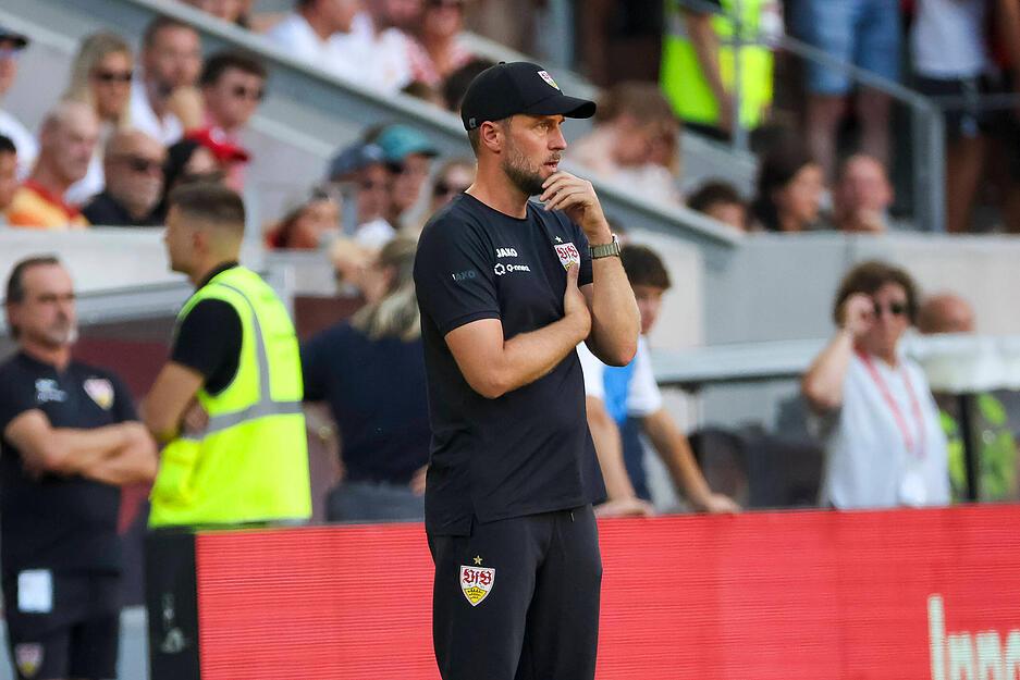 Einen Grund zum Trainerwechsel gibt es nicht, denn schließlich hat Hoeneß den VfB Stuttgart erfolgreich durch die vergangene Saison geführt.