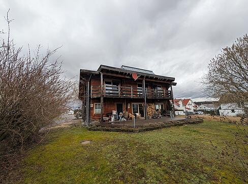 Das Holzhaus von Birgit Wacker und Christoph Sch&auml;fer in Bad Rappenau-Bonfeld.