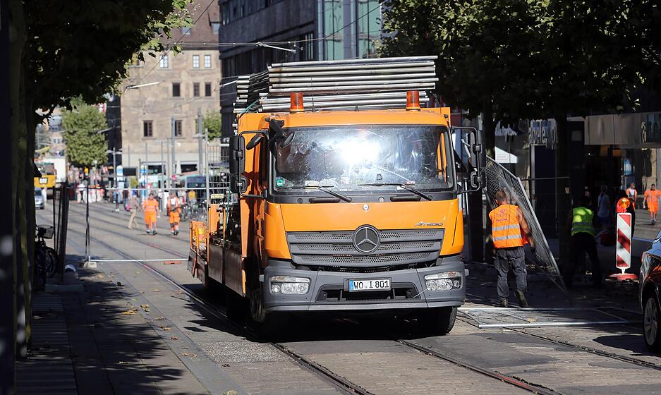 Am Donnerstag wurde in der Kaiserstraße mit dem Aufbau der Baustelle begonnen.