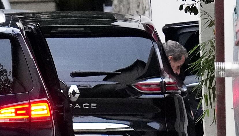 Sarkozy ist nach drei Wochen Haft wieder zu Hause.