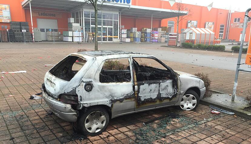Ausgebranntes Auto Silvesternacht Heilbronn