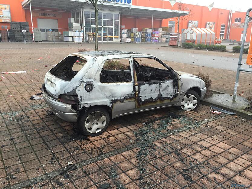 Ausgebranntes Auto Silvesternacht Heilbronn Ausgebranntes Auto Silvesternacht Heilbronn