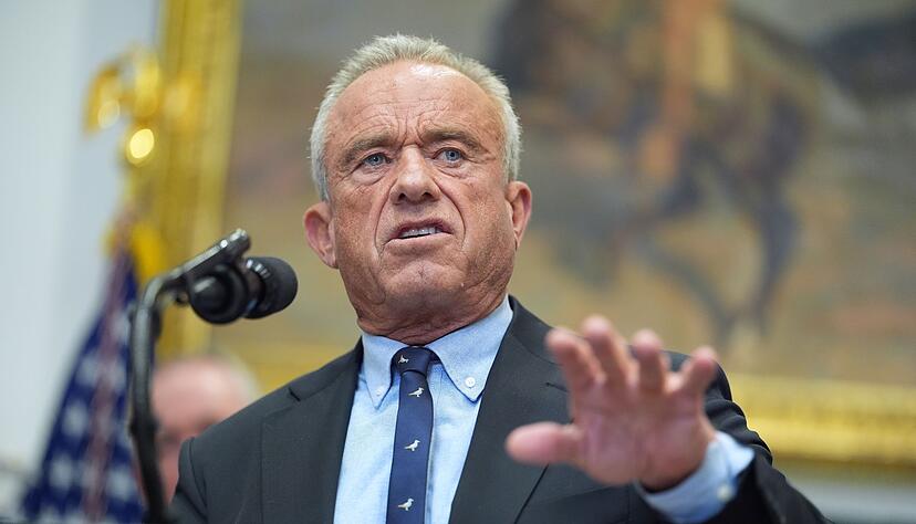 US-Gesundheitsminister Robert F. Kennedy forderte weniger Empfehlungen f&uuml;r Impfungen im Kindesalter &ndash; ein Gericht hat den Vorsto&szlig; nun gestoppt. (Archivbild)