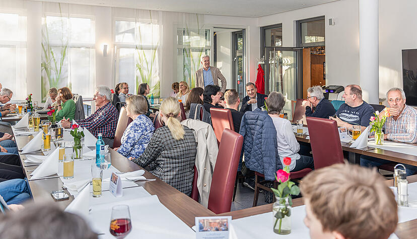 Volles Haus bei der 121. Lokaltour der Heilbronner Stimme. Zum dritten Mal in 18 Jahren machte die Reihe Halt in Erlenbach. Diesmal stand vor allem die B&uuml;rgermeisterwahl am 26. April im Fokus. Amtsinhaber Mosthaf tritt zum dritten Mal an.