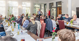 Volles Haus bei der 121. Lokaltour der Heilbronner Stimme. Zum dritten Mal in 18 Jahren machte die Reihe Halt in Erlenbach. Diesmal stand vor allem die B&uuml;rgermeisterwahl am 26. April im Fokus. Amtsinhaber Mosthaf tritt zum dritten Mal an.