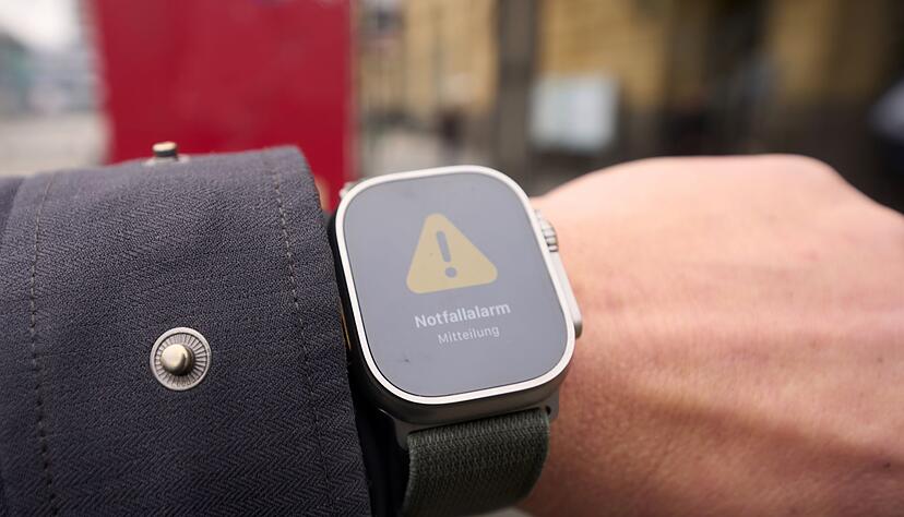 Achtung, Gefahr! Die Nutzung von Warn-Apps und das Befolgen behördlicher Anweisungen sind zentrale Bestandteile des Selbstschutzes. Achtung, Gefahr! Die Nutzung von Warn-Apps und das Befolgen behördlicher Anweisungen sind zentrale Bestandteile des Selbstschutzes.