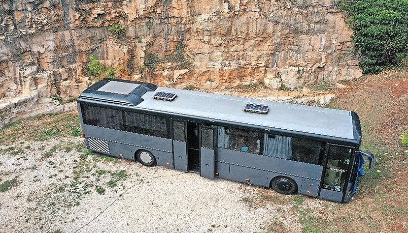Der ehemalige Linienbus heißt jetzt Patronus und ist ein fahrendes Zuhause. Einen geeigneten Stellplatz zu finden, ist nicht unkompliziert.
Foto: privat