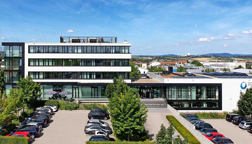 Schweitzer Chemie hat in Freiberg 2011 ein neues Firmengebäude bezogen. Das Unternehmen soll an Skion Water gehen.
Foto: Schweitzer Schweitzer Chemie hat in Freiberg 2011 ein neues Firmengebäude bezogen. Das Unternehmen soll an Skion Water gehen.
Foto: Schweitzer