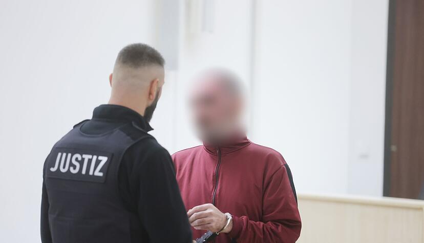 Der Angeklagte lie&szlig; &uuml;ber seinen Verteidiger erkl&auml;ren, dass er die Tat zutiefst bereue.