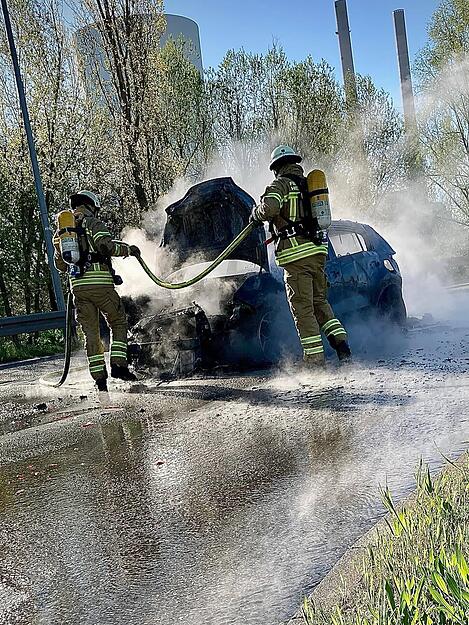 Am Dienstag (7. April) mussten die Feuerwehr kurz nach neun Uhr zu einem Verkehrsunfall auf die Neckartalstra&szlig;e ausr&uuml;cken.