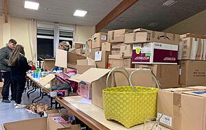 Spenden gehen im alevitischen Gemeindezentrum in Böckingen ein. Lkw sollen sie zu den Opfern bringen.