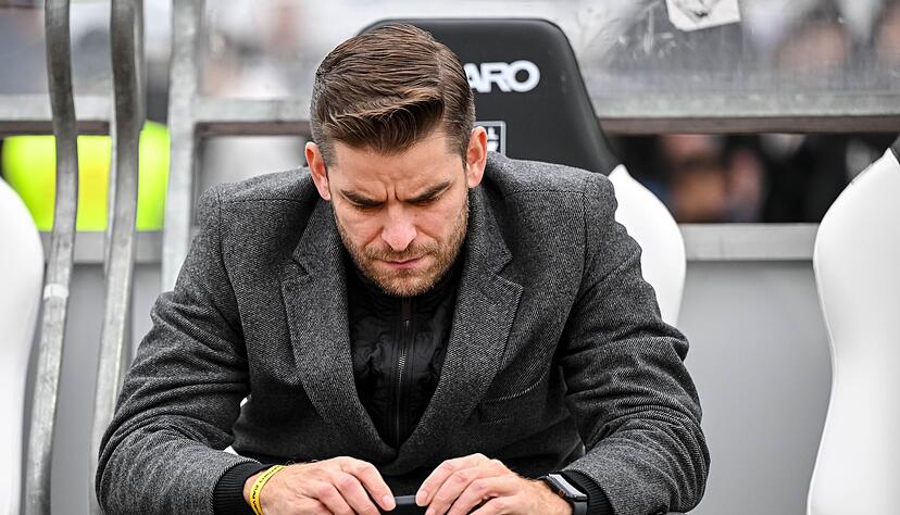 Gesch&auml;ftsf&uuml;hrer Michael Becker sprach &uuml;ber die knifflige St&uuml;rmersuche des Karlsruher SC.