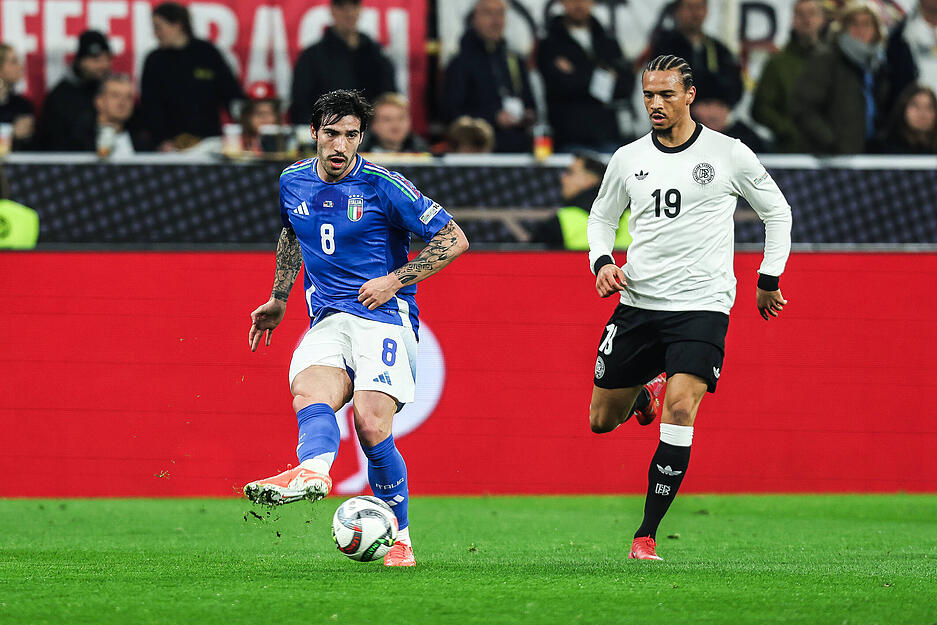 Leroy Sané: Hellseherische Fähigkeiten im Hinspiel, als er schon über das Kleindienst-1:1 jubelte, noch bevor der Ball drin war, diese Gabe hatte er dieses Mal nicht. Erneut sehr engagierte Leistung, Teil einer starken DFB-Offensive, schlampiger Pass auf Kimmich vorm ersten Kean-Treffer.  Note 2,5