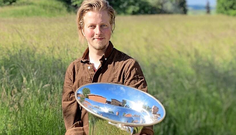 Dominik Nuss spielte nebenher bei einem aktuellen "Rammstein"-Titel mit. Dominik Nuss spielte nebenher bei einem aktuellen "Rammstein"-Titel mit.