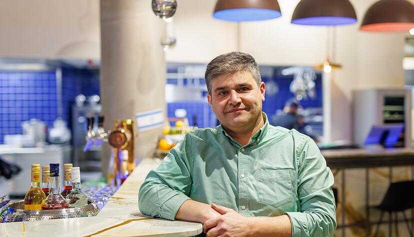 Es gibt schon seit l&auml;ngerem Drohungen und Boykottaufrufe - dennoch er&ouml;ffnet der Freiburger Gastronom Billal Aloge ein israelisches Restaurant.