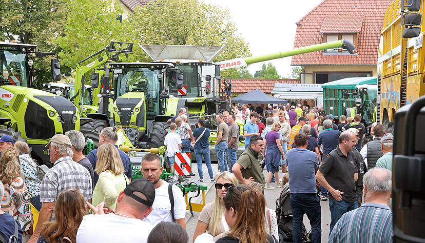 Große Maschinen sind in Eppingen zum Festwochenende ausgestellt.