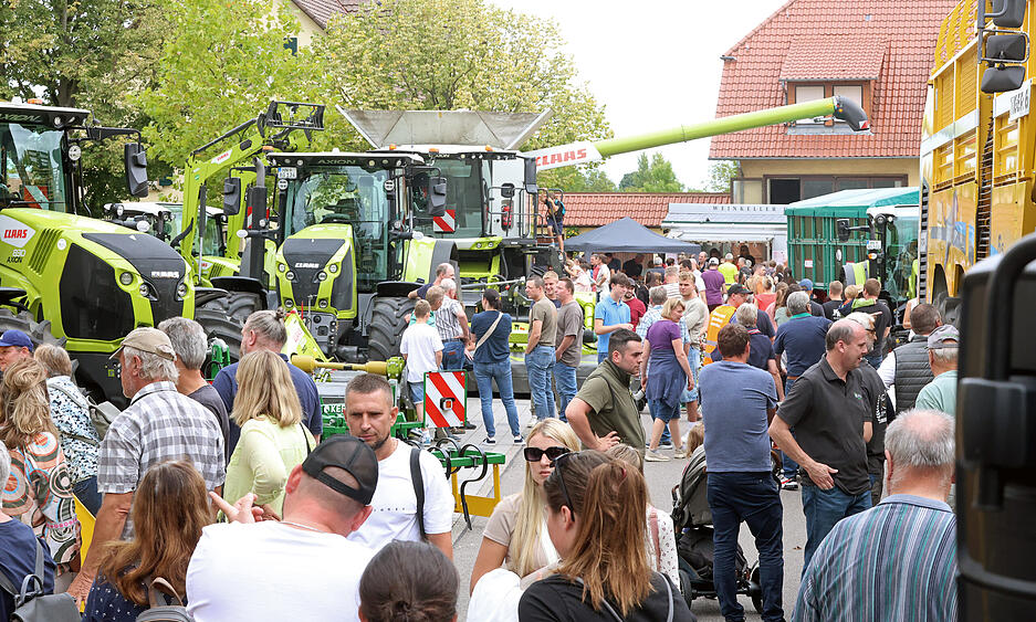 Große Maschinen sind in Eppingen zum Festwochenende ausgestellt.