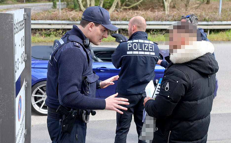 Es stellt sich heraus: Am Auto sind &Auml;nderungen vorgenommen worden.