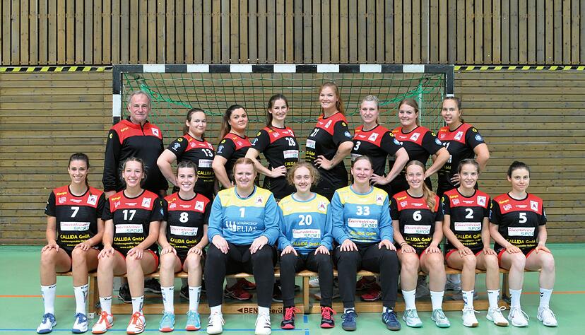 Für die HSG Heilbronn um Trainer Stefan Krebs (obere Reihe, 1. von links) zählt im ersten Verbandsliga-Jahr einzig der Klassenerhalt. Für die HSG Heilbronn um Trainer Stefan Krebs (obere Reihe, 1. von links) zählt im ersten Verbandsliga-Jahr einzig der Klassenerhalt.