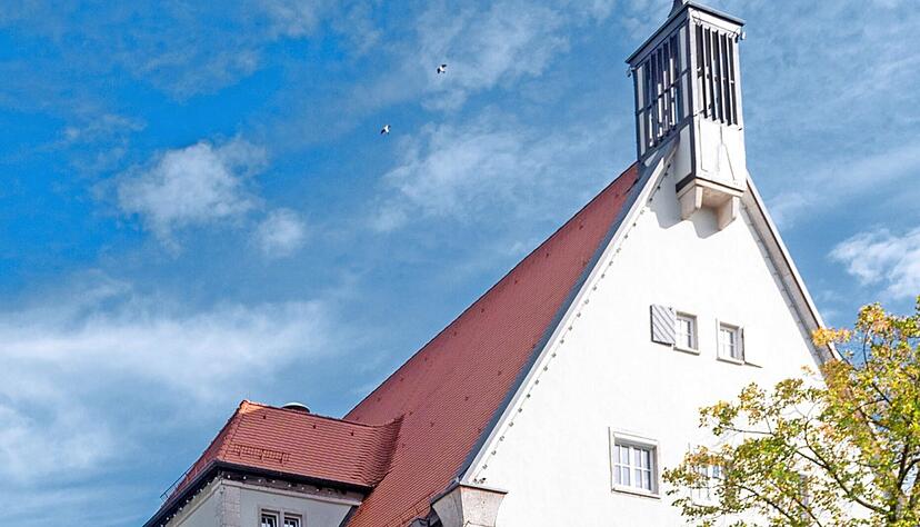 Im Weinsberger Rathaus wird seit 50 Jahren Arbeit f&uuml;r andere Kommunen &uuml;bernommen. Nur einmal gab es so richtig &Auml;rger. Fotos: HSt