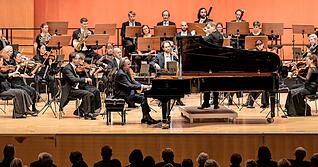 Widmeten sich Robert Schumanns Konzert für Klavier und Orchester a-Moll: Pianist Rudolf Buchbinder und das Württembergische Kammerorchester Heilbronn unter Risto Joost.
