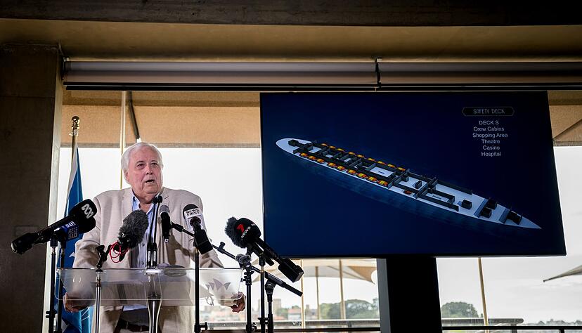 «Ich habe zwei Möglichkeiten: Entweder gebe ich meiner Frau noch mehr Geld zum Einkaufen oder ich gebe es für die Titanic aus - und ich gebe es für die Titanic aus, weil sie genug eingekauft hat»: Milliardär Clive Palmer.