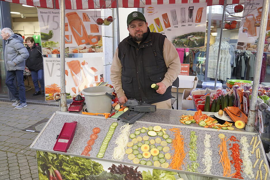 Einzig all die Kr&auml;mer, die den Einsatzbereich von Gem&uuml;sehobel oder diverser Putzmittel demonstrieren, leiden ab und an unter eisig kalten Fingern.