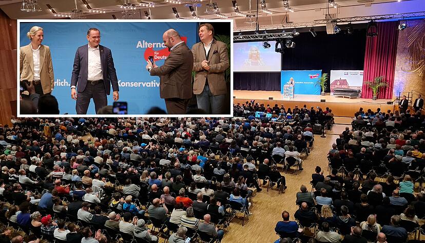 Mit 1400 Besuchern war der Theodor-Heuss-Saal in der Harmonie komplett gefüllt. Die AfD-Vorsitzenden Alice Weidel und Tino Chrupalla werden vom baden-württembergischen AfD-Chef Markus Frohnmaier fotografiert (kleines Foto). EU-Spitzenkandidat Maximilian Krah (rechts) schaut zu.