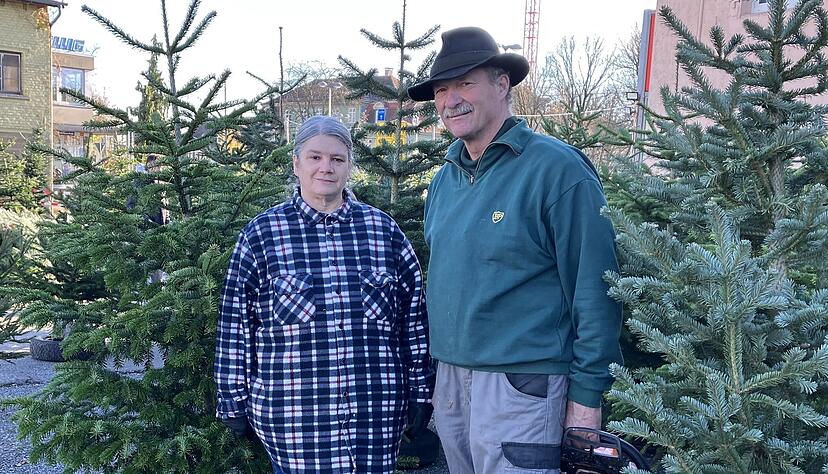Andrea und Karlheinz Simpfendörfer aus Öhringen-Büttelbronn führen ihren land- und forstwirtschaftlichen Familienbetrieb in der 4. Generation. Andrea und Karlheinz Simpfendörfer aus Öhringen-Büttelbronn führen ihren land- und forstwirtschaftlichen Familienbetrieb in der 4. Generation.