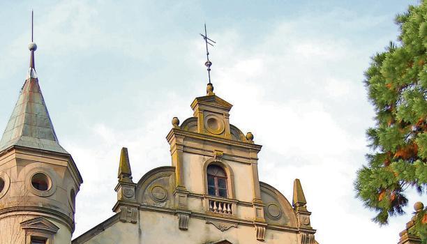 Das Herrenhaus des Schafhofs wird von der Hospitalstiftung des Hauses Hohenlohe-Oehringen saniert. Das Gebäude steht unter Denkmalschutz.Foto: Juliane Renk Das Herrenhaus des Schafhofs wird von der Hospitalstiftung des Hauses Hohenlohe-Oehringen saniert. Das Gebäude steht unter Denkmalschutz.Foto: Juliane Renk