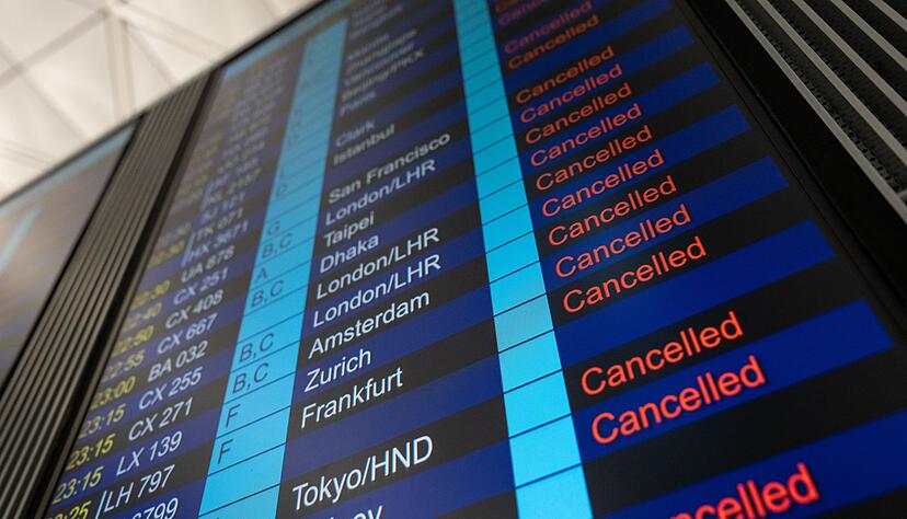 Am internationalen Flughafen Hongkong fielen Hunderte Fl&uuml;ge aus.