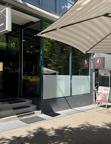 Statt D&ouml;ner gibt es im "K&ouml;fte Spot" von Emre Dogan t&uuml;rkische Frikadellen, Sucuk und gegrillten Fisch im Brot.