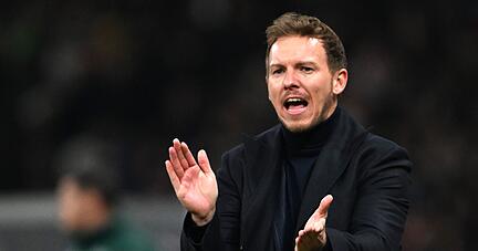 Vier Monate vor der EM k&uuml;ndigt der Bundestrainer auch personelle Ver&auml;nderungen an.