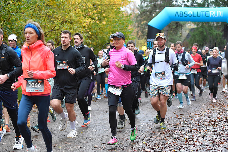 Läufer starten motiviert in den Gaffenberglauf 2025 in Heilbronn. Läufer starten motiviert in den Gaffenberglauf 2025 in Heilbronn.