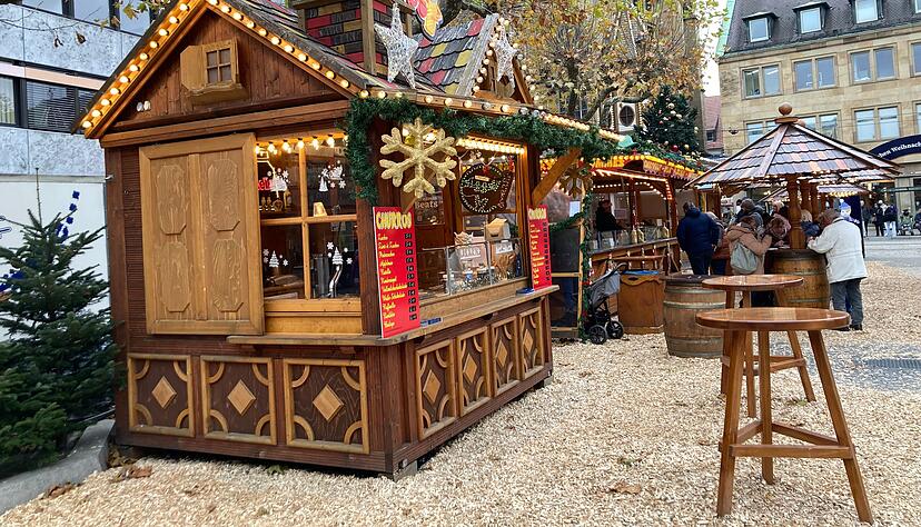 Auf dem Rathausplatz gibt es neben Churros auch deftige Klassiker wie Brat- oder Currywurst. Auf dem Rathausplatz gibt es neben Churros auch deftige Klassiker wie Brat- oder Currywurst.